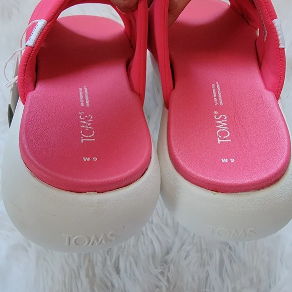 🔥SALE🔥 TOMS Women's, Alpargata Crossover Hot Pink Sandal size 8.5 - Picture 4 of 10